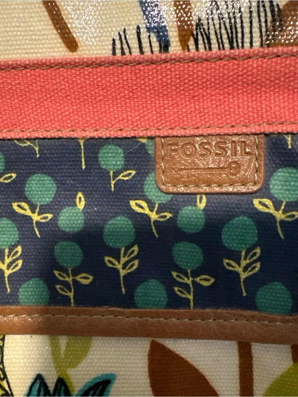 Fossil Floral Pattern traveling make up toiletries bag has key -
